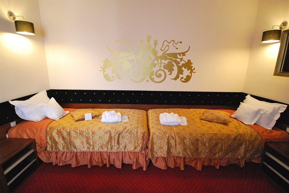Dwor Kombornia Hotel&Spa Exteriér fotografie