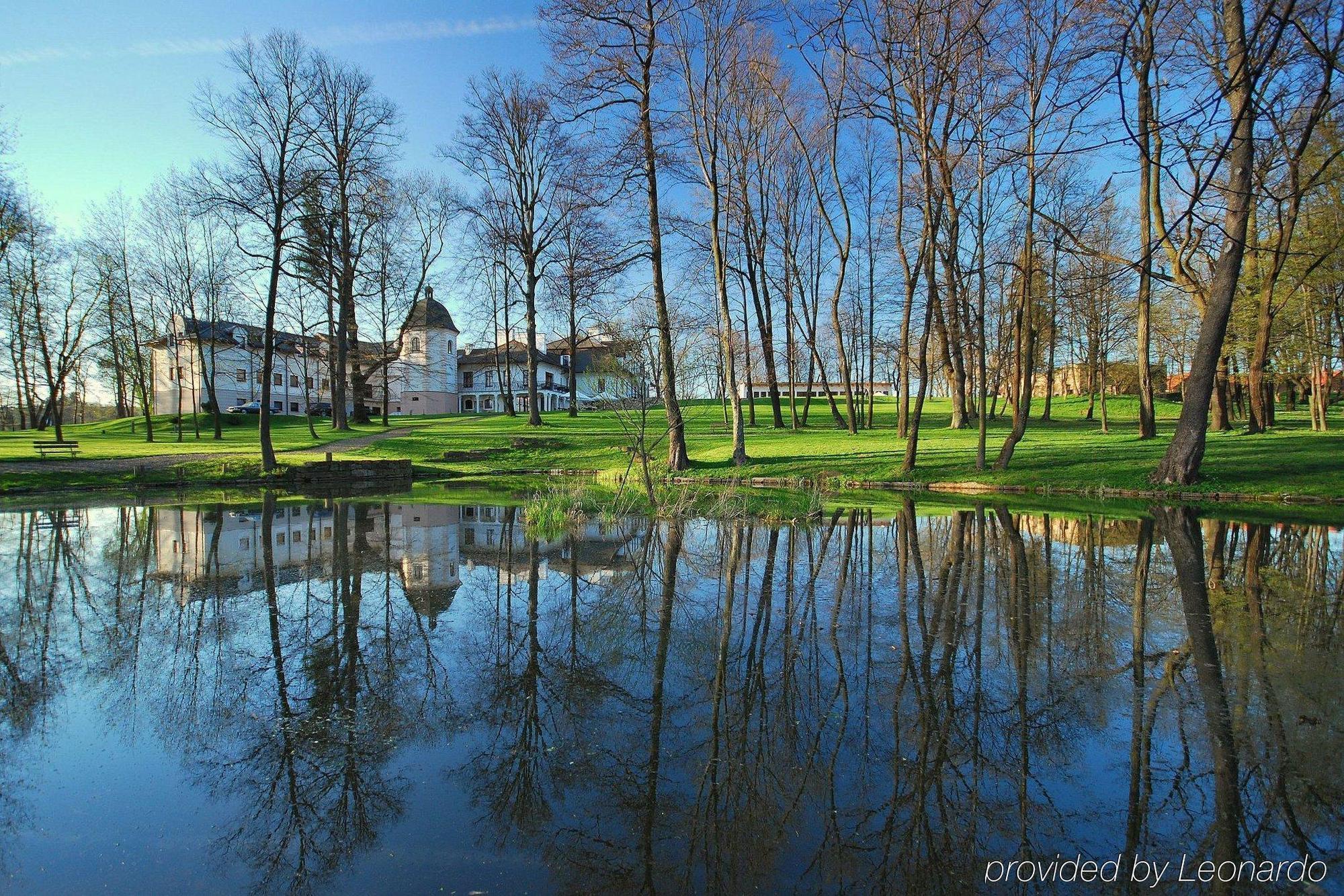 Dwor Kombornia Hotel&Spa Exteriér fotografie