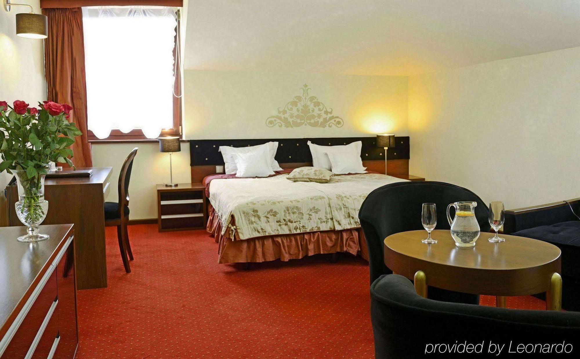 Dwor Kombornia Hotel&Spa Exteriér fotografie