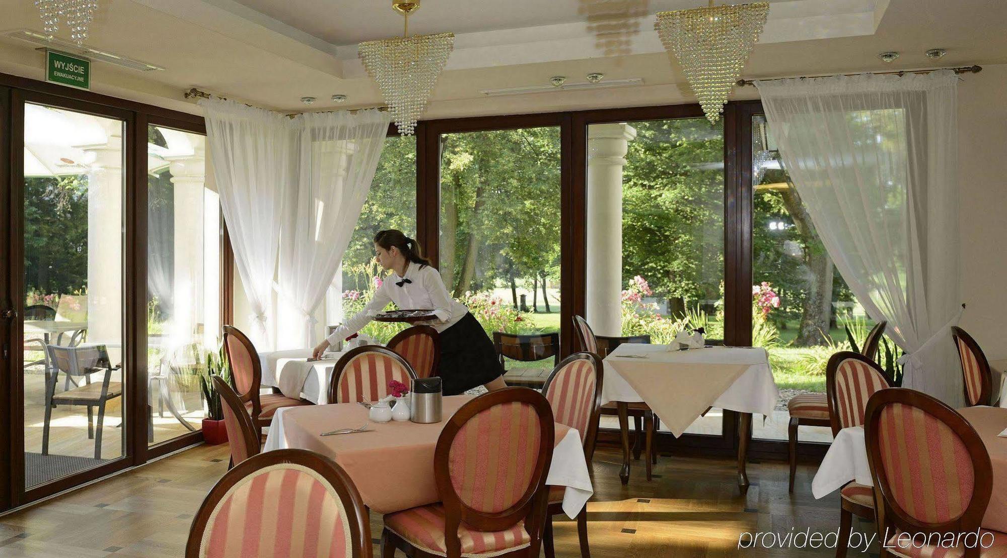 Dwor Kombornia Hotel&Spa Exteriér fotografie