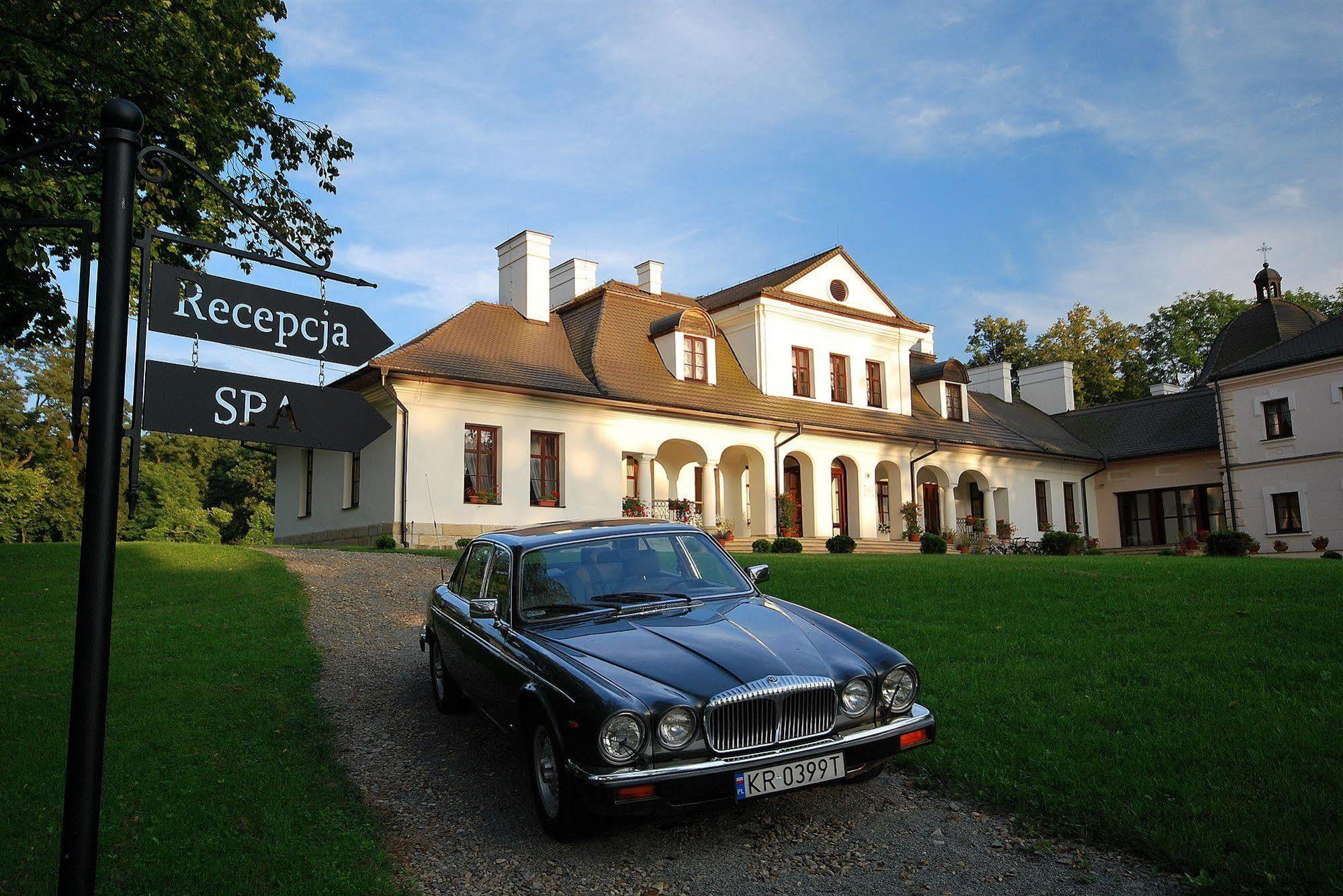 Dwor Kombornia Hotel&Spa Exteriér fotografie
